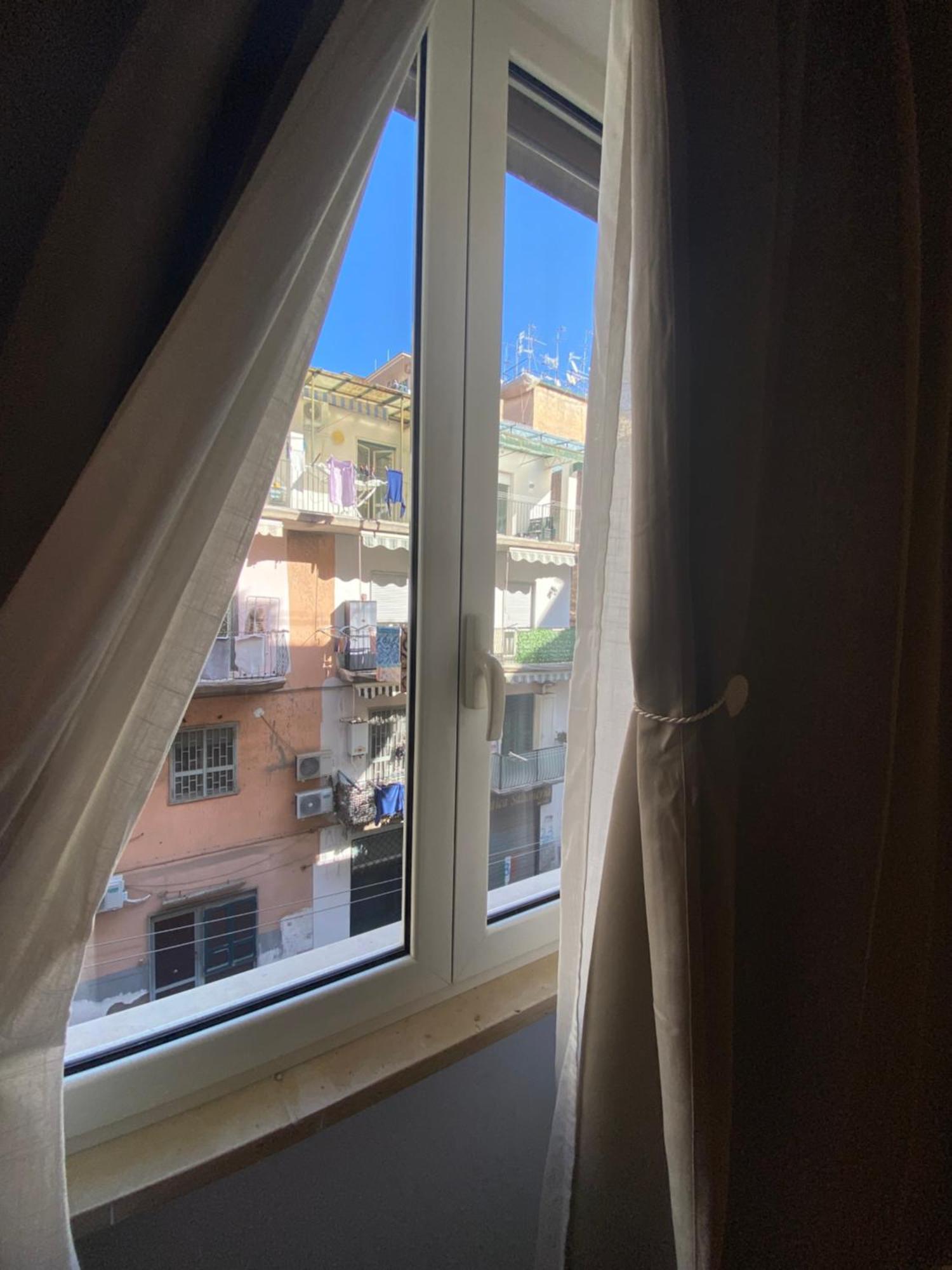 La Dimora Di Marti " Vicino Al Centro Storico Di Napoli" Bed & Breakfast Dış mekan fotoğraf