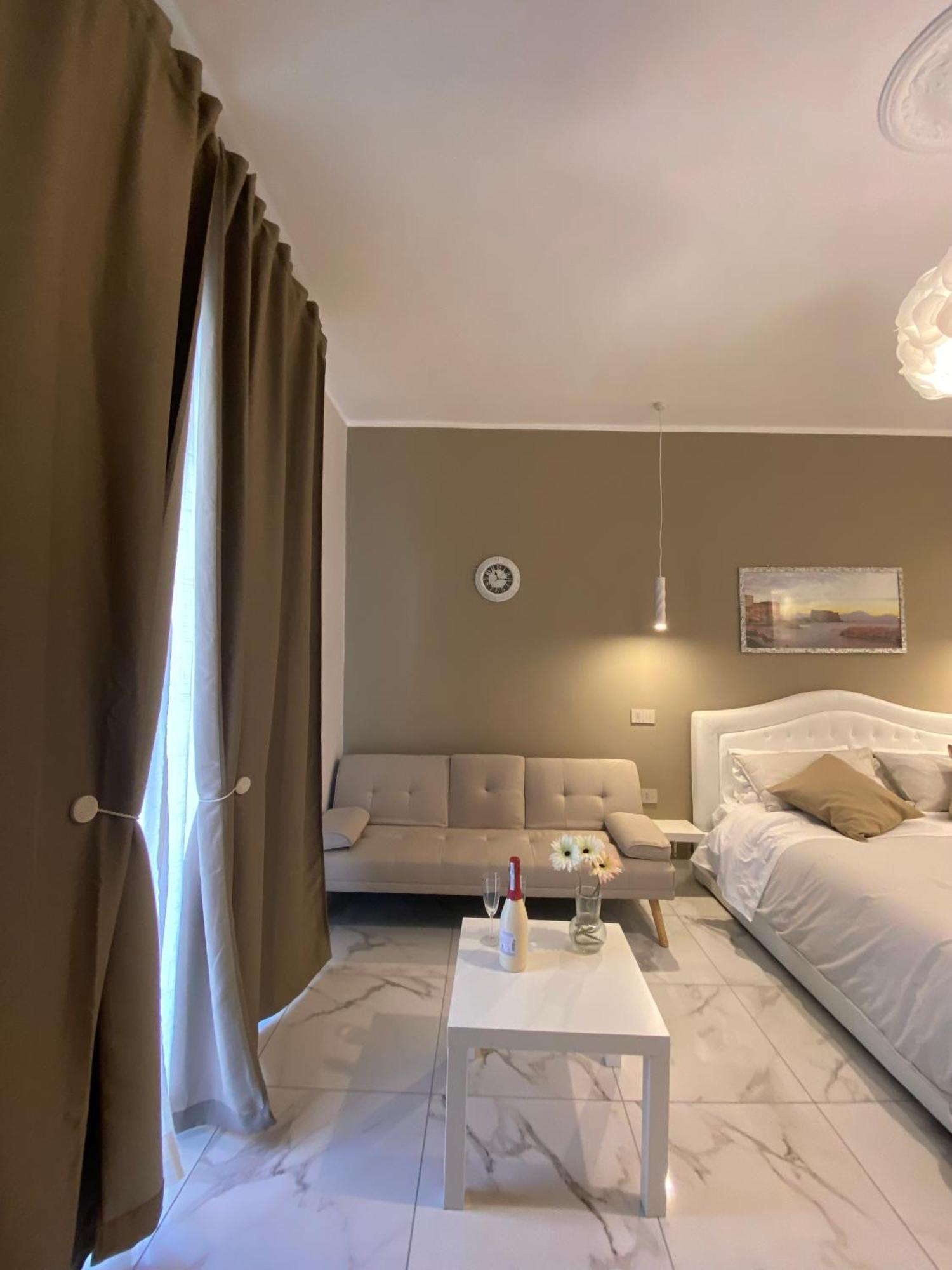 La Dimora Di Marti " Vicino Al Centro Storico Di Napoli" Bed & Breakfast Dış mekan fotoğraf