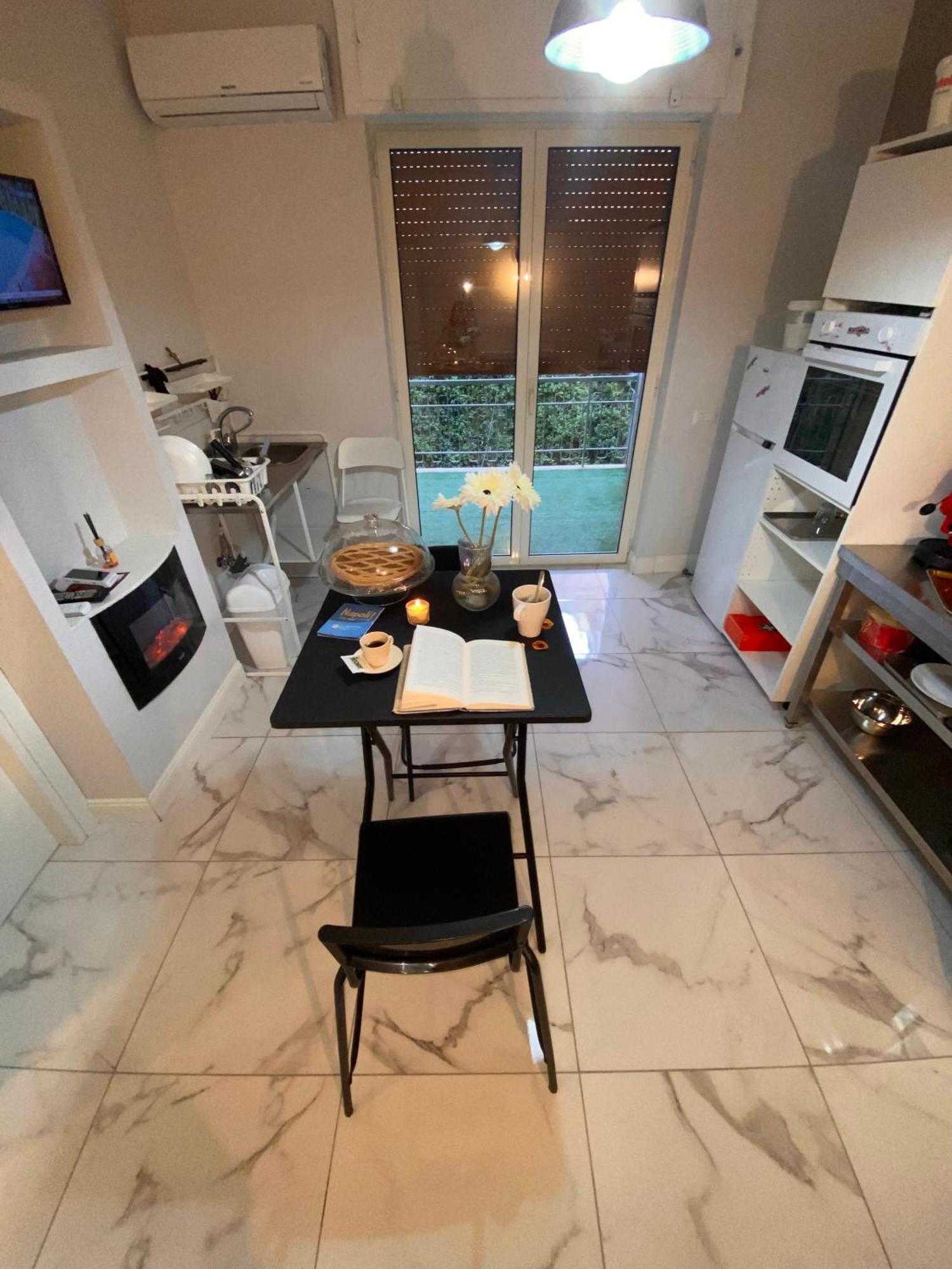 La Dimora Di Marti " Vicino Al Centro Storico Di Napoli" Bed & Breakfast Dış mekan fotoğraf