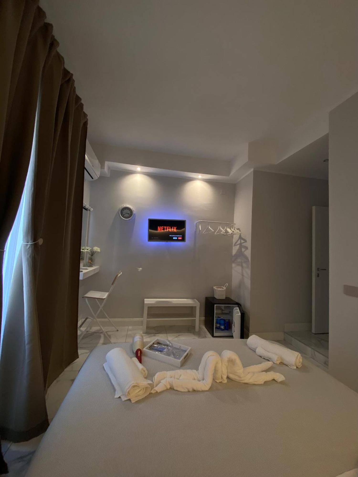La Dimora Di Marti " Vicino Al Centro Storico Di Napoli" Bed & Breakfast Dış mekan fotoğraf