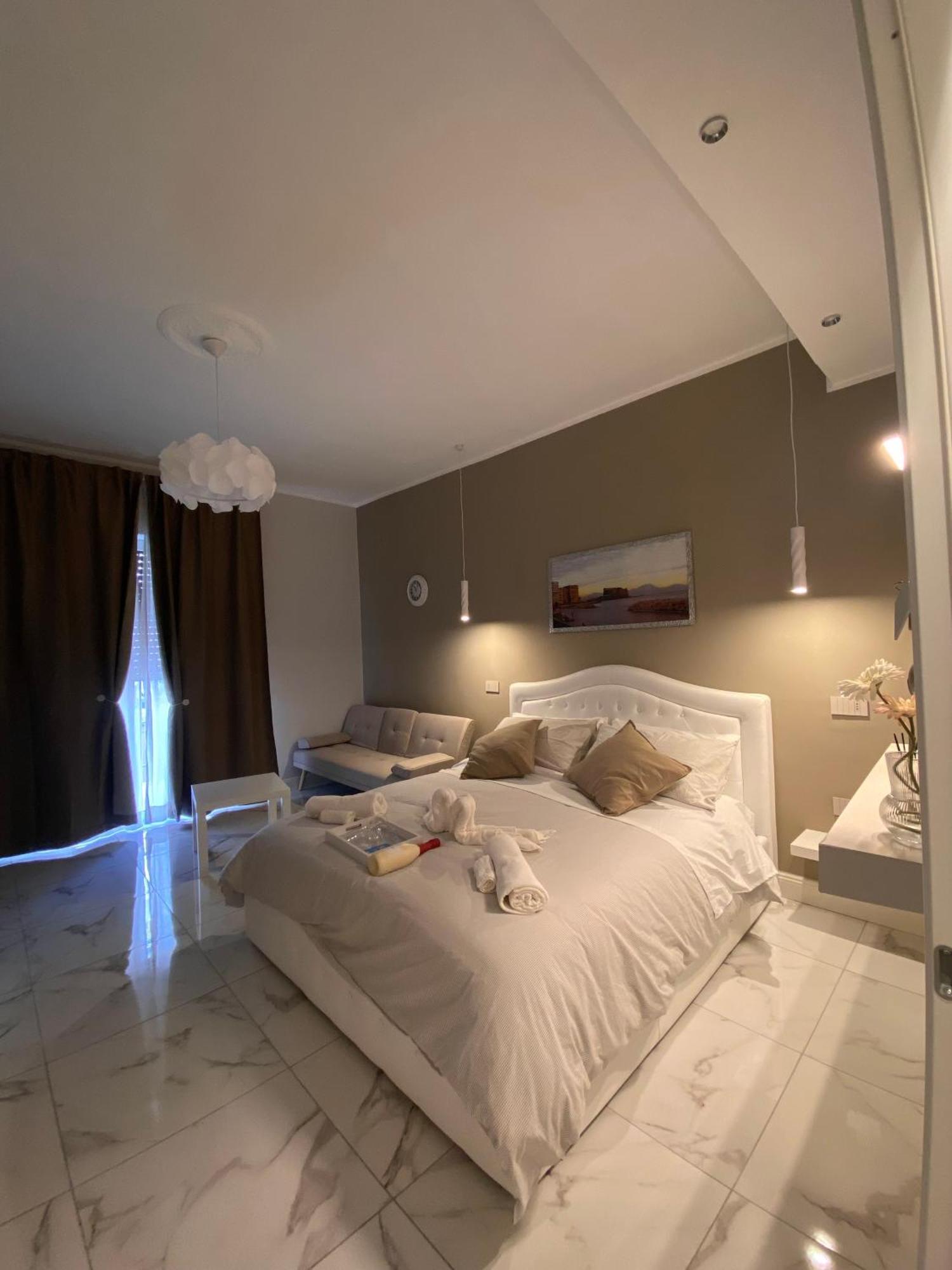La Dimora Di Marti " Vicino Al Centro Storico Di Napoli" Bed & Breakfast Dış mekan fotoğraf