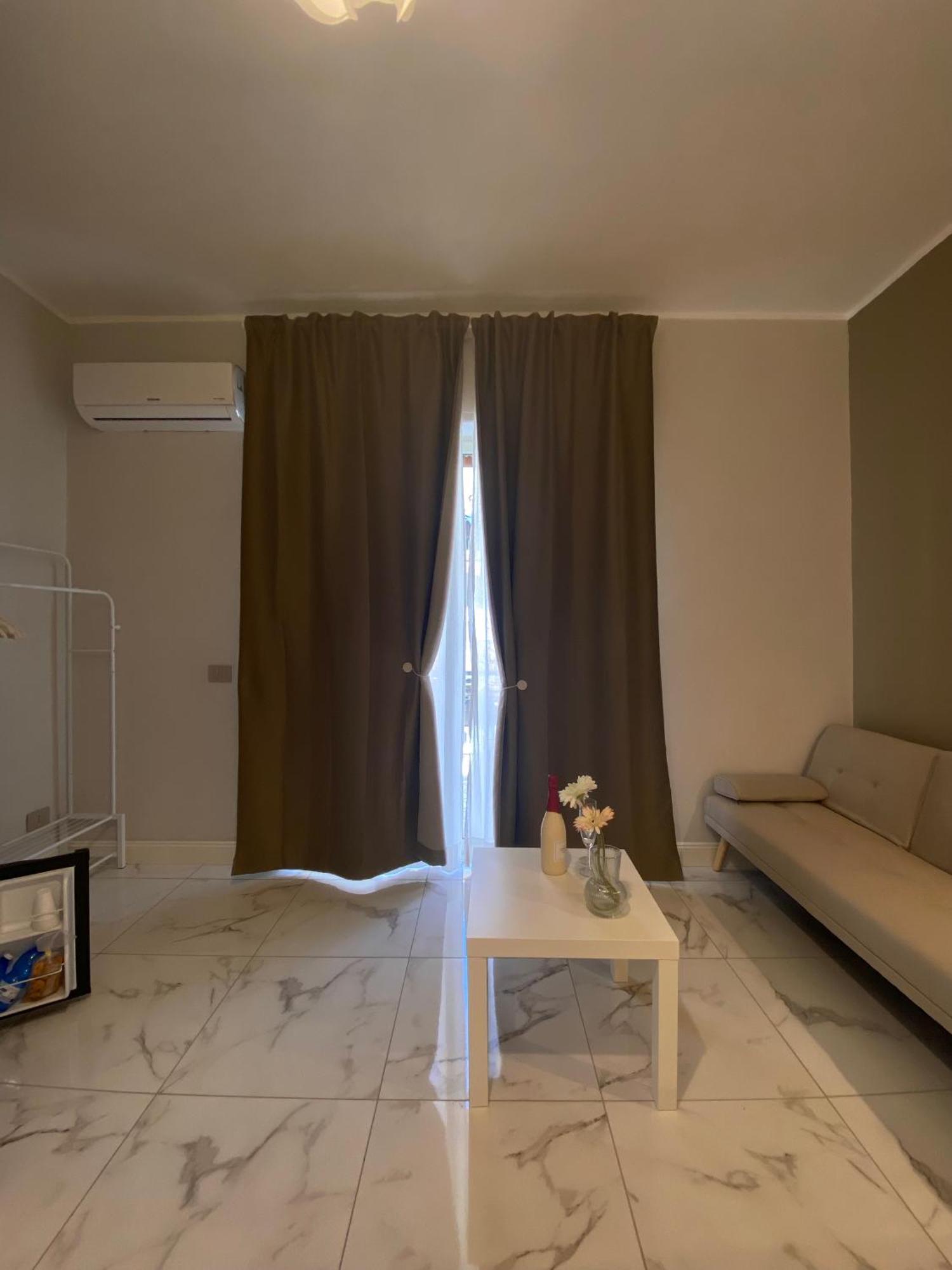 La Dimora Di Marti " Vicino Al Centro Storico Di Napoli" Bed & Breakfast Dış mekan fotoğraf